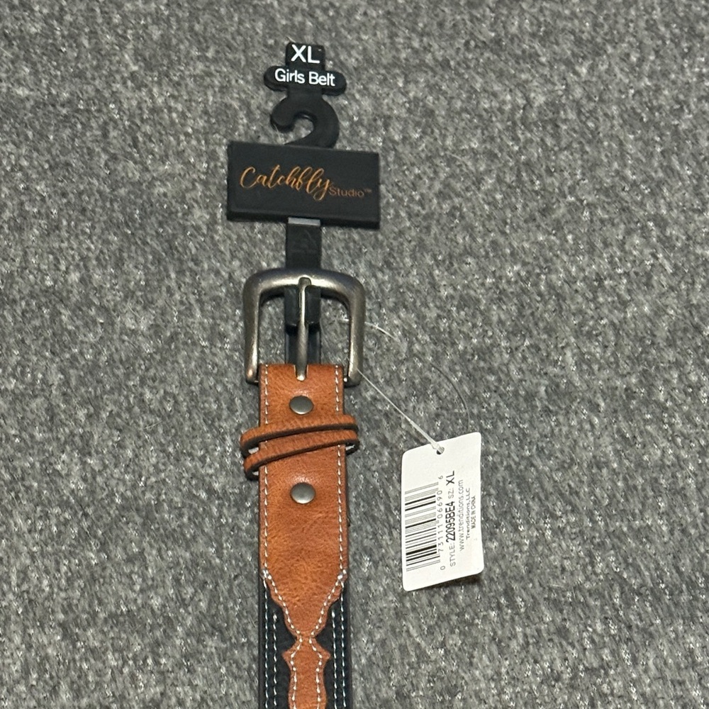 Girl’s XL Catchfly Belt with Teal Interior - Picture 3 of 6